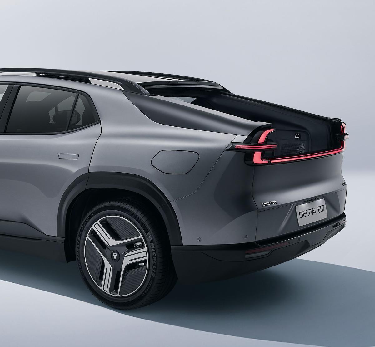 ELECTRIC TRUNK GLASS ROOF