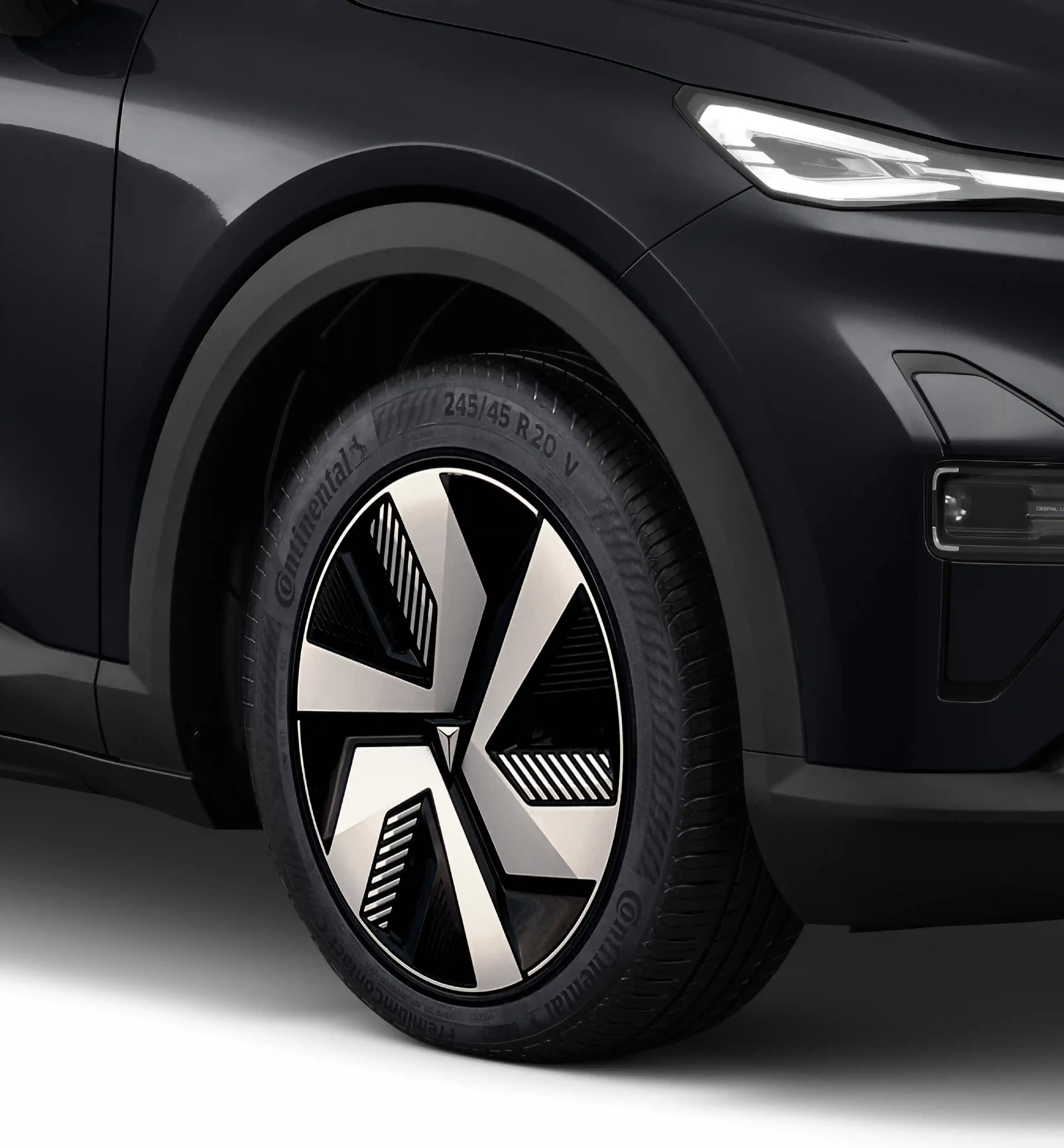 20” Two-Tone Alloy Wheel