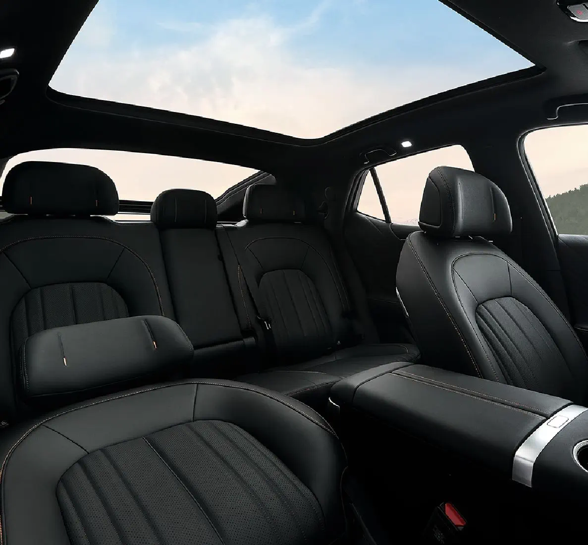 เบาะนั่งคู่หน้าแบบ ZERO GRAVITY